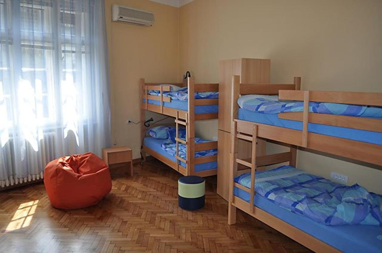 Habitat Hostel Belgrad Exteriör bild